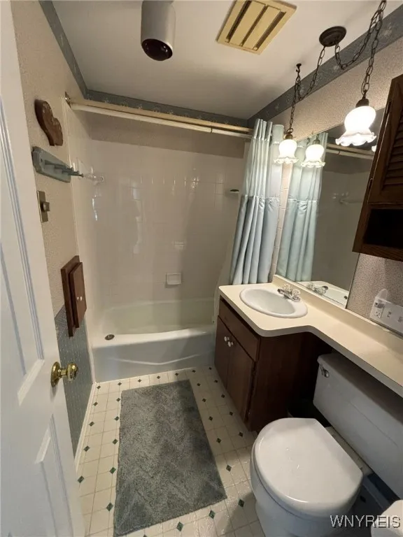 87 Brauncroft Lane, Amherst, New York 14226, Amherst, New York 14226, 3 Bedrooms Bedrooms, 7 Rooms Rooms,2 BathroomsBathrooms,Residential,Closed,87 Brauncroft Lane, Amherst, New York 14226,0,B1586083