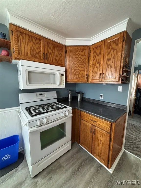 87 Brauncroft Lane, Amherst, New York 14226, Amherst, New York 14226, 3 Bedrooms Bedrooms, 7 Rooms Rooms,2 BathroomsBathrooms,Residential,Closed,87 Brauncroft Lane, Amherst, New York 14226,0,B1586083