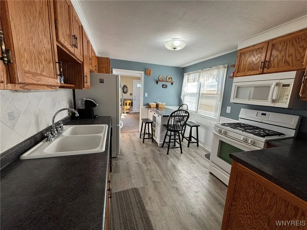 87 Brauncroft Lane, Amherst, New York 14226, Amherst, New York 14226, 3 Bedrooms Bedrooms, 7 Rooms Rooms,2 BathroomsBathrooms,Residential,Closed,87 Brauncroft Lane, Amherst, New York 14226,0,B1586083