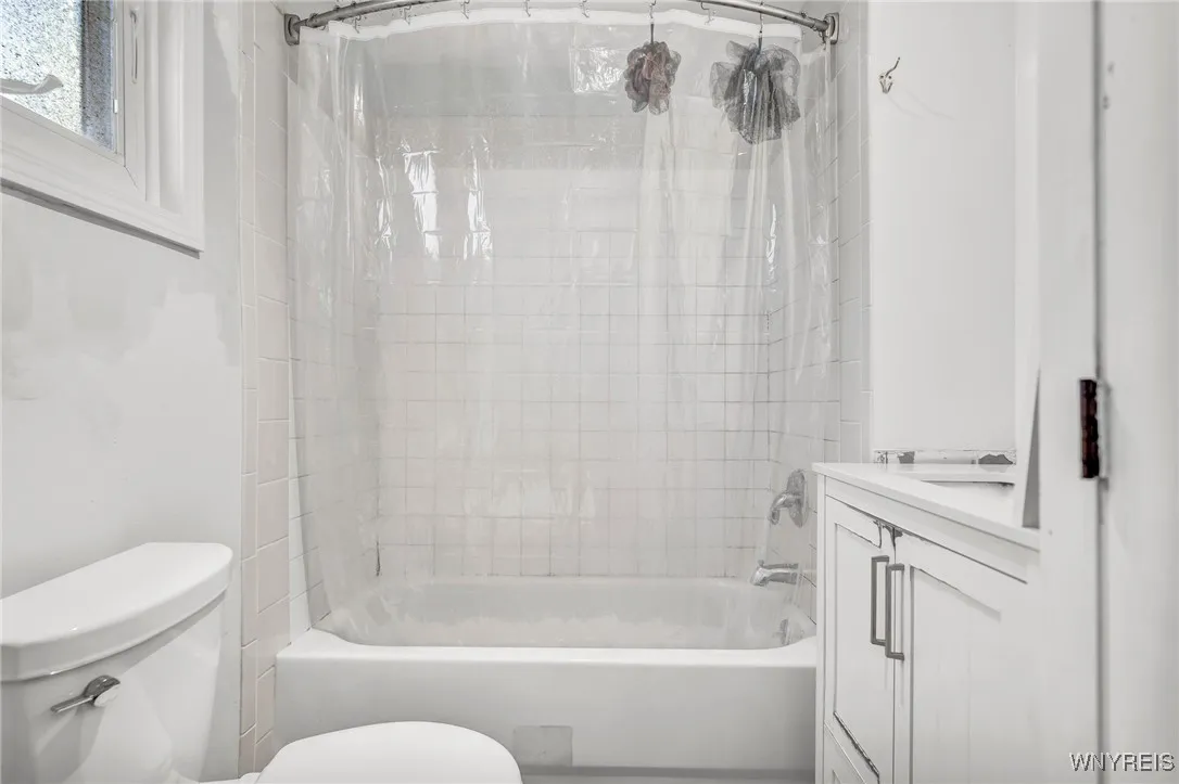 6 Fassett Avenue, Newstead, New York 14001, Newstead, New York 14001, 4 Bedrooms Bedrooms, 8 Rooms Rooms,1 BathroomBathrooms,Residential,Closed,6 Fassett Avenue, Newstead, New York 14001,0,B1587549