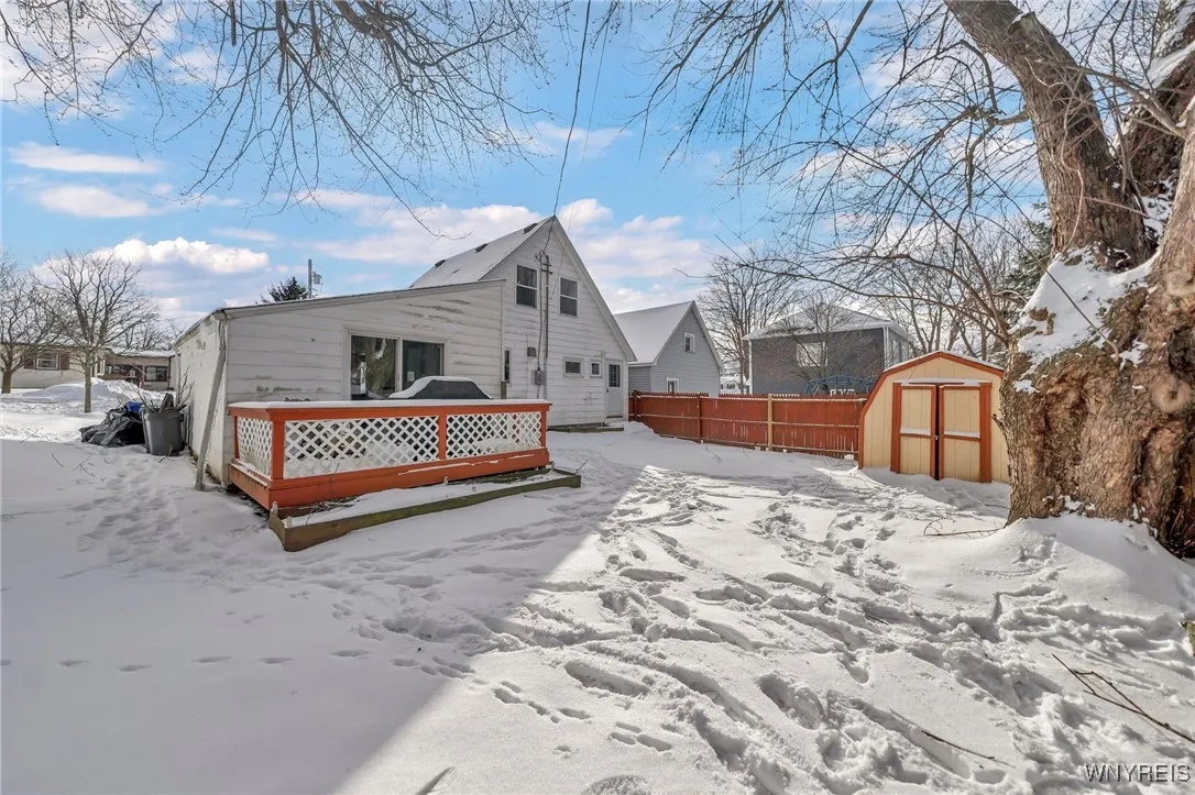 6 Fassett Avenue, Newstead, New York 14001, Newstead, New York 14001, 4 Bedrooms Bedrooms, 8 Rooms Rooms,1 BathroomBathrooms,Residential,Closed,6 Fassett Avenue, Newstead, New York 14001,0,B1587549