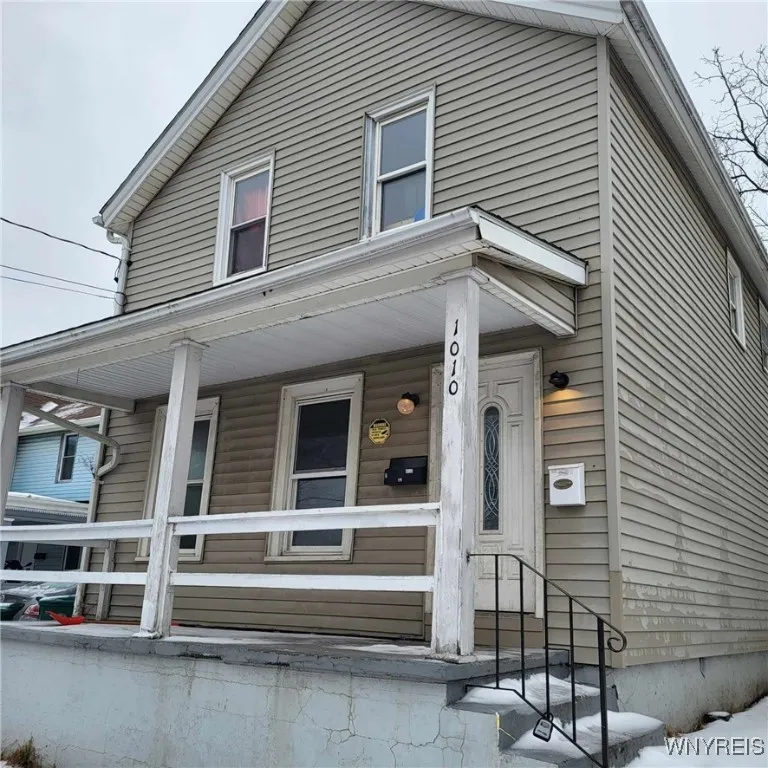 1010 Ontario Avenue, Niagara Falls, New York 14305, Niagara Falls, New York 14305, 4 Bedrooms Bedrooms, ,2 BathroomsBathrooms,Residential,Closed,1010 Ontario Avenue, Niagara Falls, New York 14305,0,B1588545