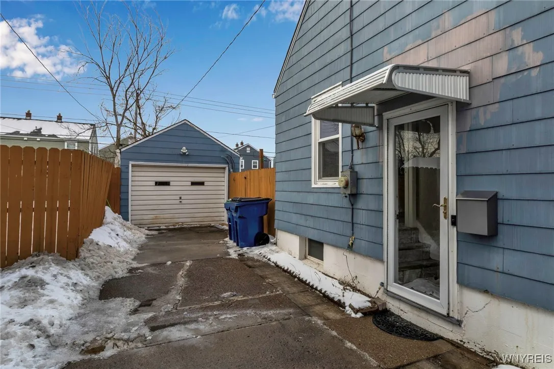 460 Capen Boulevard, Amherst, New York 14226, Amherst, New York 14226, 4 Bedrooms Bedrooms, 6 Rooms Rooms,2 BathroomsBathrooms,Residential,Closed,460 Capen Boulevard, Amherst, New York 14226,0,B1588509
