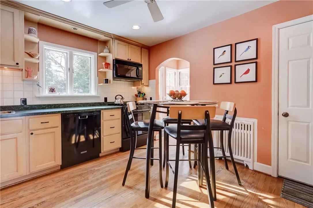 19 Allen Parkway, Pittsford, New York 14618, Pittsford, New York 14618, 3 Bedrooms Bedrooms, 8 Rooms Rooms,3 BathroomsBathrooms,Residential,Closed,19 Allen Parkway, Pittsford, New York 14618,0,R1588492