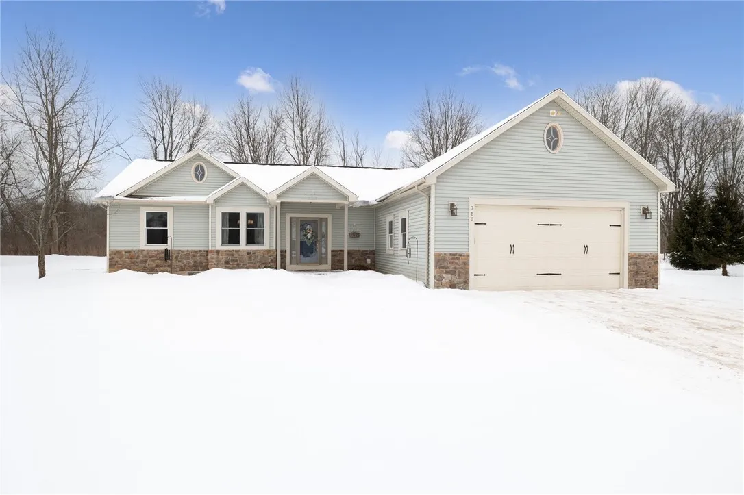 750 Red Fox Circle, Walworth, New York 14519, Walworth, New York 14519, 3 Bedrooms Bedrooms, 6 Rooms Rooms,2 BathroomsBathrooms,Residential,Closed,750 Red Fox Circle, Walworth, New York 14519,0,R1588088