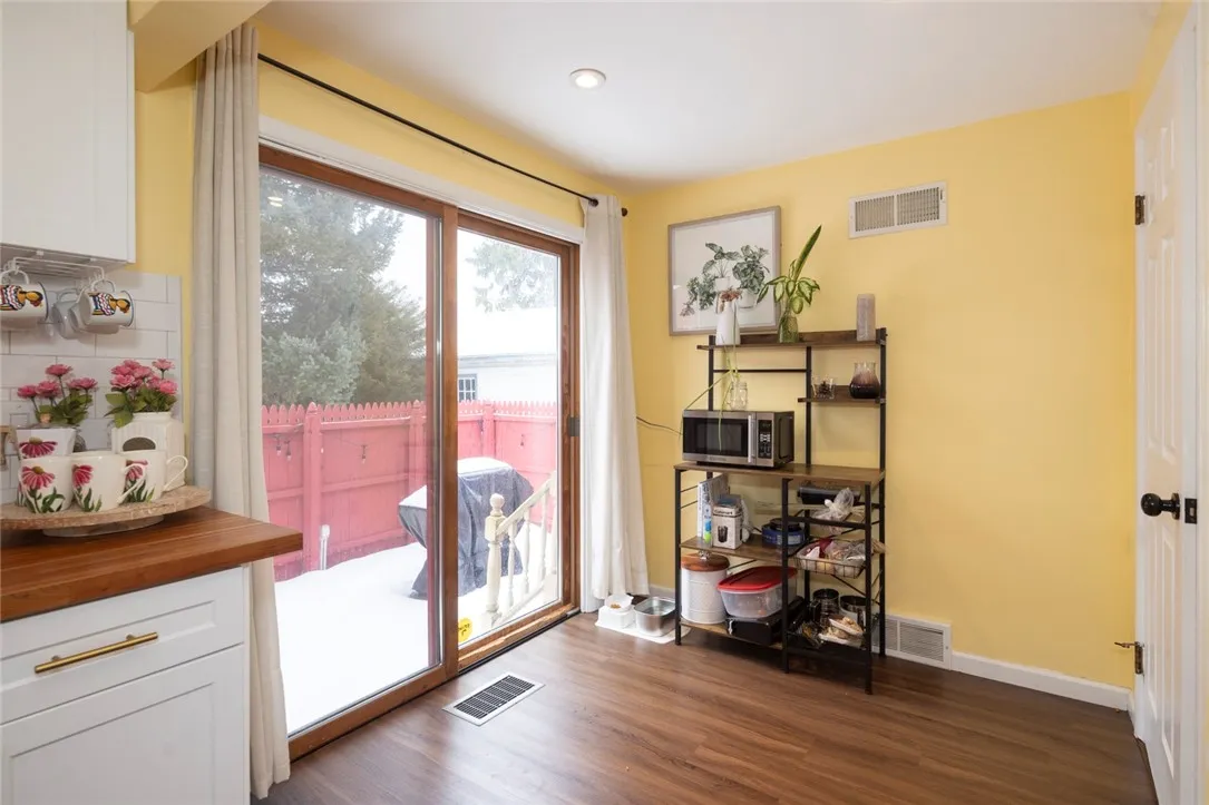 50 Pleasant Way, Irondequoit, New York 14622, Irondequoit, New York 14622, 3 Bedrooms Bedrooms, 6 Rooms Rooms,1 BathroomBathrooms,Residential,Closed,50 Pleasant Way, Irondequoit, New York 14622,0,R1587763