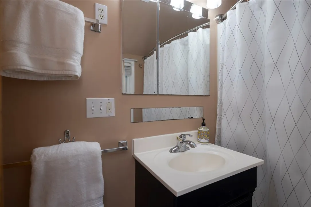 50 Pleasant Way, Irondequoit, New York 14622, Irondequoit, New York 14622, 3 Bedrooms Bedrooms, 6 Rooms Rooms,1 BathroomBathrooms,Residential,Closed,50 Pleasant Way, Irondequoit, New York 14622,0,R1587763