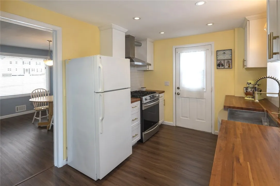 50 Pleasant Way, Irondequoit, New York 14622, Irondequoit, New York 14622, 3 Bedrooms Bedrooms, 6 Rooms Rooms,1 BathroomBathrooms,Residential,Closed,50 Pleasant Way, Irondequoit, New York 14622,0,R1587763