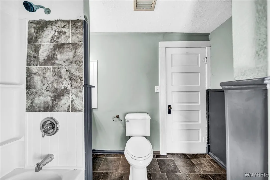 196 Franklin Street, Tonawanda-city, New York 1415, Tonawanda, New York 14150, 3 Bedrooms Bedrooms, ,2 BathroomsBathrooms,Residential,Closed,196 Franklin Street, Tonawanda-city, New York 1415,0,B1587762