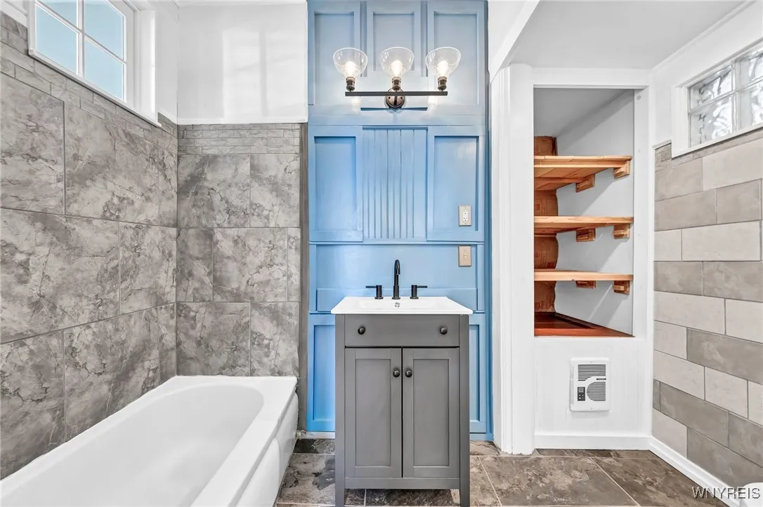 196 Franklin Street, Tonawanda-city, New York 1415, Tonawanda, New York 14150, 3 Bedrooms Bedrooms, ,2 BathroomsBathrooms,Residential,Closed,196 Franklin Street, Tonawanda-city, New York 1415,0,B1587762