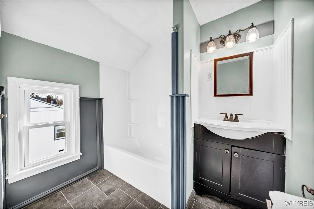 196 Franklin Street, Tonawanda-city, New York 1415, Tonawanda, New York 14150, 3 Bedrooms Bedrooms, ,2 BathroomsBathrooms,Residential,Closed,196 Franklin Street, Tonawanda-city, New York 1415,0,B1587762