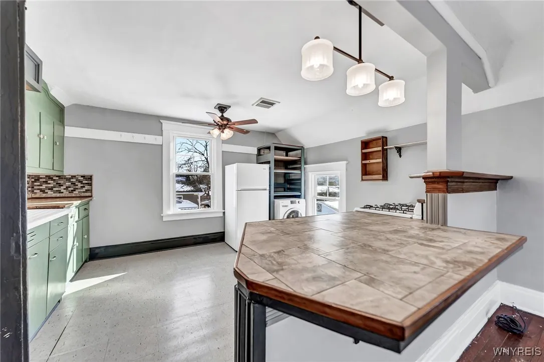196 Franklin Street, Tonawanda-city, New York 1415, Tonawanda, New York 14150, 3 Bedrooms Bedrooms, ,2 BathroomsBathrooms,Residential,Closed,196 Franklin Street, Tonawanda-city, New York 1415,0,B1587762