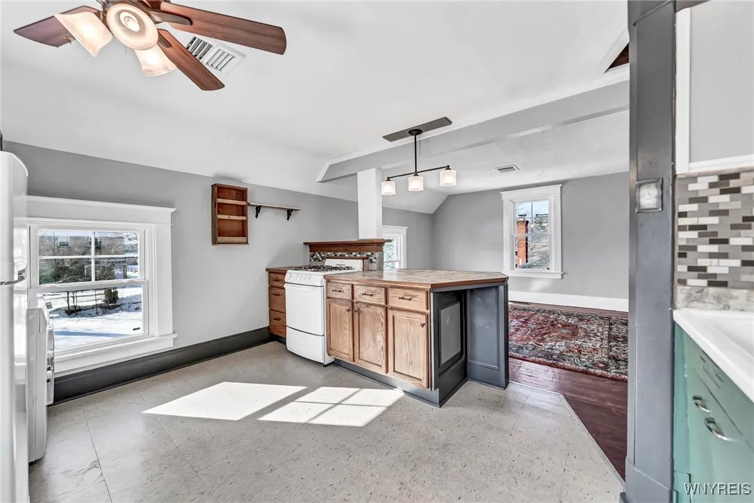 196 Franklin Street, Tonawanda-city, New York 1415, Tonawanda, New York 14150, 3 Bedrooms Bedrooms, ,2 BathroomsBathrooms,Residential,Closed,196 Franklin Street, Tonawanda-city, New York 1415,0,B1587762