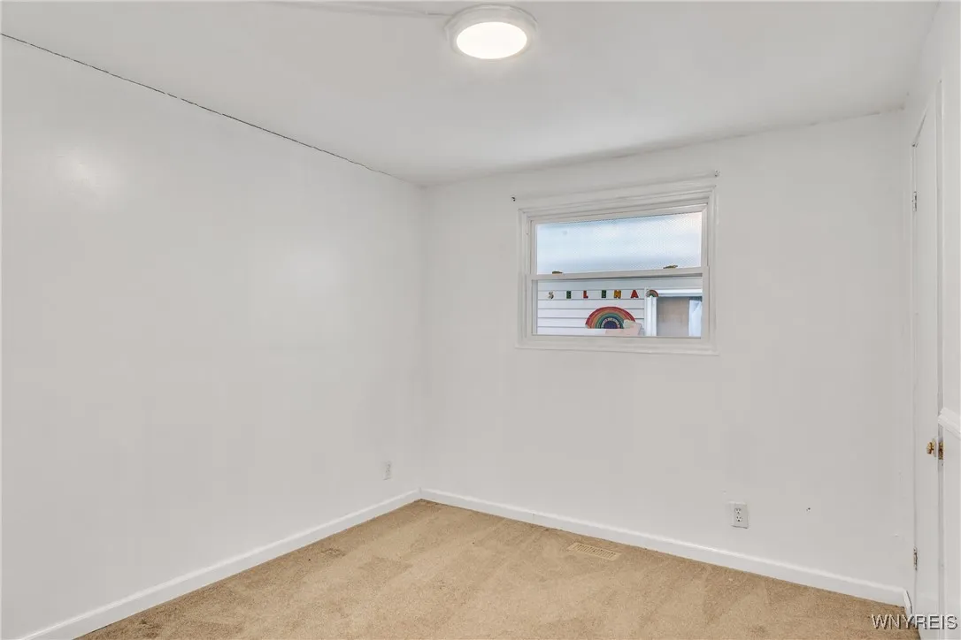 126 Burnside Drive, Tonawanda-town, New York 14150, Tonawanda, New York 14150, 4 Bedrooms Bedrooms, 9 Rooms Rooms,1 BathroomBathrooms,Residential,Closed,126 Burnside Drive, Tonawanda-town, New York 14150,0,B1587789