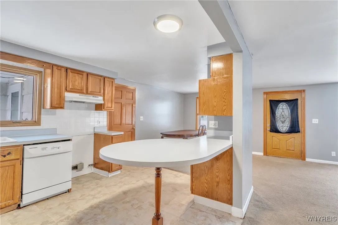 126 Burnside Drive, Tonawanda-town, New York 14150, Tonawanda, New York 14150, 4 Bedrooms Bedrooms, 9 Rooms Rooms,1 BathroomBathrooms,Residential,Closed,126 Burnside Drive, Tonawanda-town, New York 14150,0,B1587789