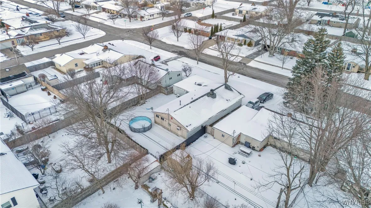126 Burnside Drive, Tonawanda-town, New York 14150, Tonawanda, New York 14150, 4 Bedrooms Bedrooms, 9 Rooms Rooms,1 BathroomBathrooms,Residential,Closed,126 Burnside Drive, Tonawanda-town, New York 14150,0,B1587789