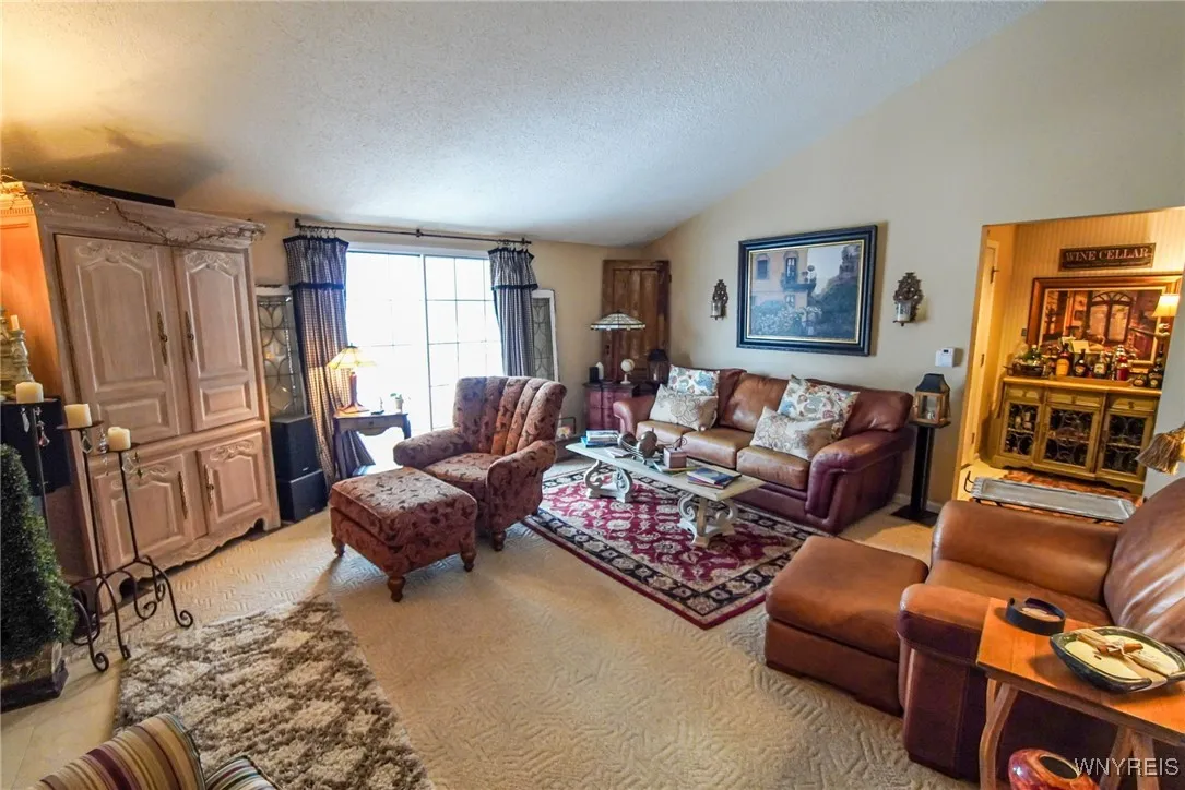 400 West Avenue A4, West Seneca, New York 14224, West Seneca, New York 14224, 2 Bedrooms Bedrooms, 5 Rooms Rooms,2 BathroomsBathrooms,Residential,Closed,400 West Avenue A4, West Seneca, New York 14224,0,B1588415