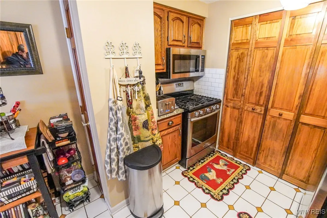 400 West Avenue A4, West Seneca, New York 14224, West Seneca, New York 14224, 2 Bedrooms Bedrooms, 5 Rooms Rooms,2 BathroomsBathrooms,Residential,Closed,400 West Avenue A4, West Seneca, New York 14224,0,B1588415