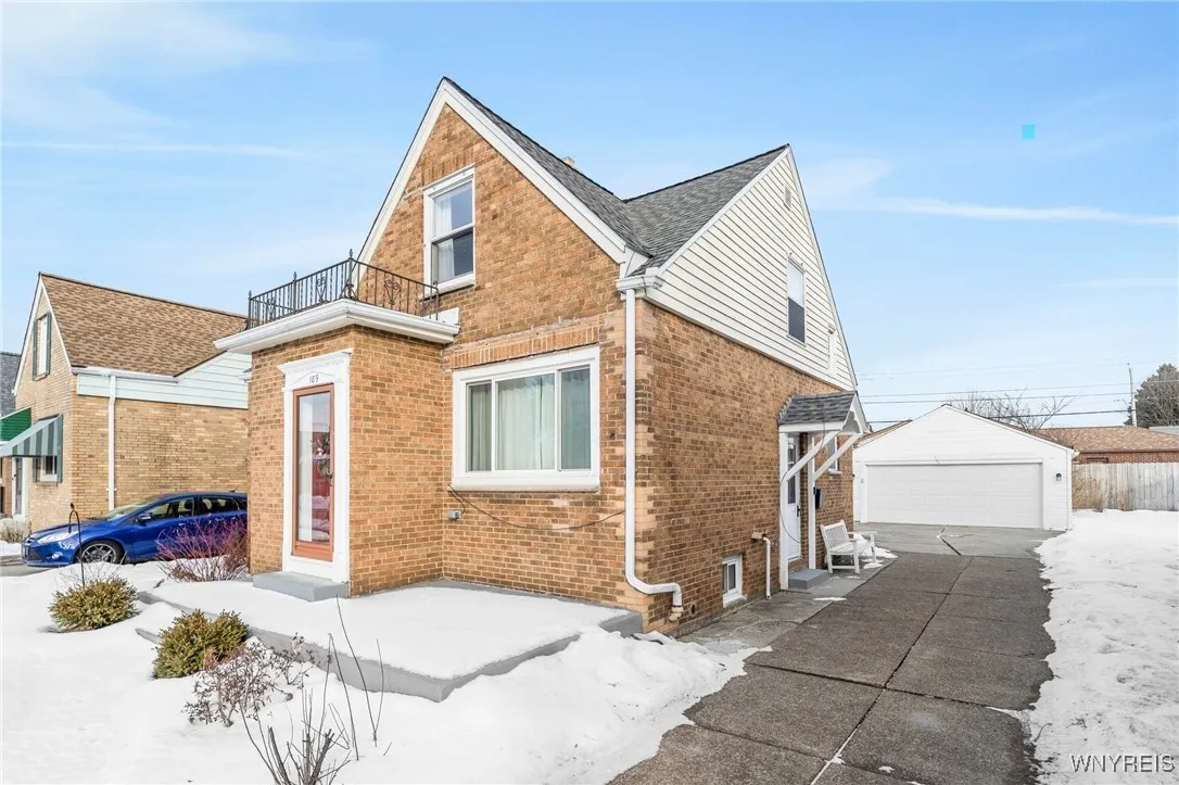 189 Fenton Street, Buffalo, New York 14206, Buffalo, New York 14206, 3 Bedrooms Bedrooms, 6 Rooms Rooms,1 BathroomBathrooms,Residential,Closed,189 Fenton Street, Buffalo, New York 14206,0,B1588350