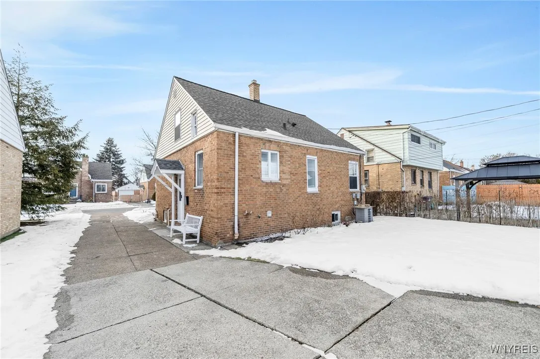 189 Fenton Street, Buffalo, New York 14206, Buffalo, New York 14206, 3 Bedrooms Bedrooms, 6 Rooms Rooms,1 BathroomBathrooms,Residential,Closed,189 Fenton Street, Buffalo, New York 14206,0,B1588350