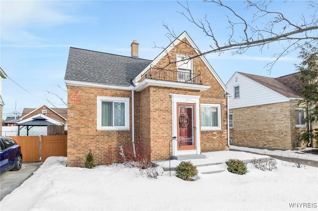 189 Fenton Street, Buffalo, New York 14206, Buffalo, New York 14206, 3 Bedrooms Bedrooms, 6 Rooms Rooms,1 BathroomBathrooms,Residential,Closed,189 Fenton Street, Buffalo, New York 14206,0,B1588350