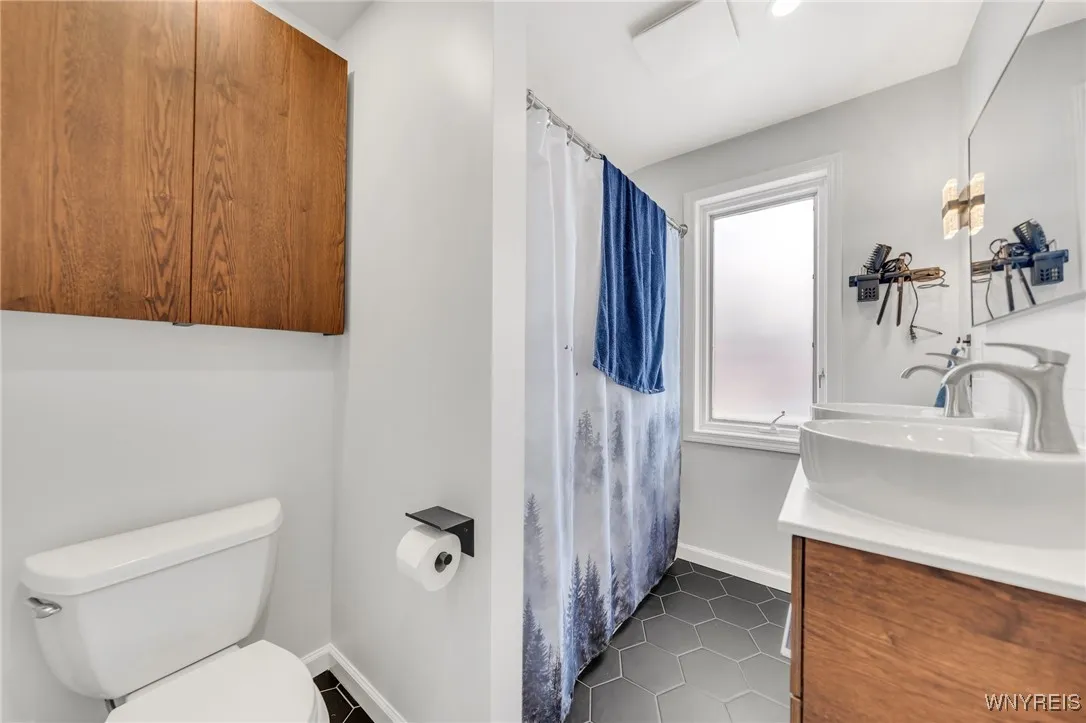 189 Fenton Street, Buffalo, New York 14206, Buffalo, New York 14206, 3 Bedrooms Bedrooms, 6 Rooms Rooms,1 BathroomBathrooms,Residential,Closed,189 Fenton Street, Buffalo, New York 14206,0,B1588350
