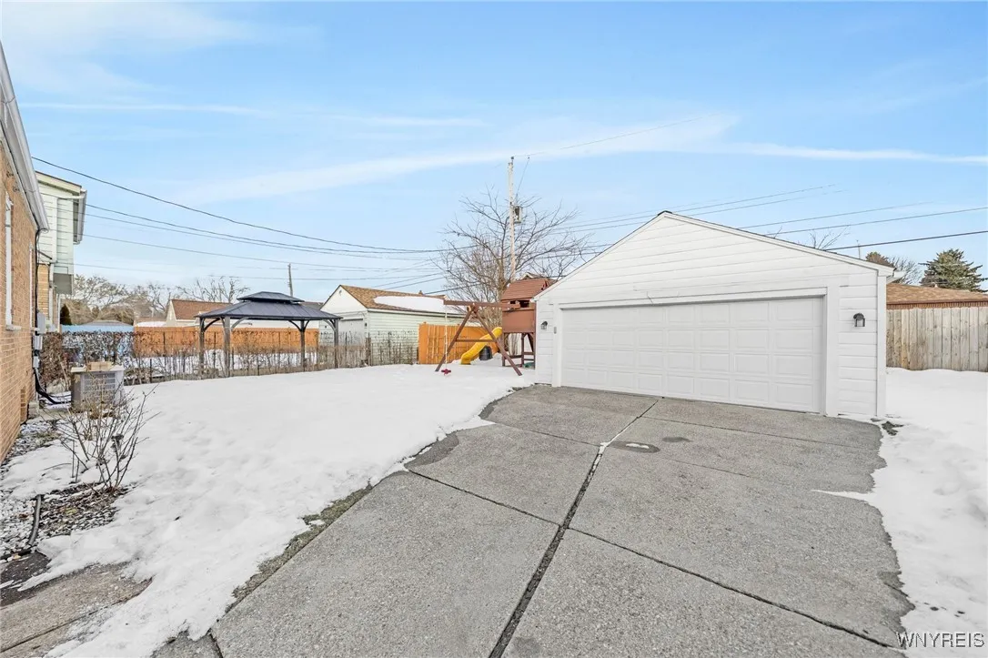 189 Fenton Street, Buffalo, New York 14206, Buffalo, New York 14206, 3 Bedrooms Bedrooms, 6 Rooms Rooms,1 BathroomBathrooms,Residential,Closed,189 Fenton Street, Buffalo, New York 14206,0,B1588350