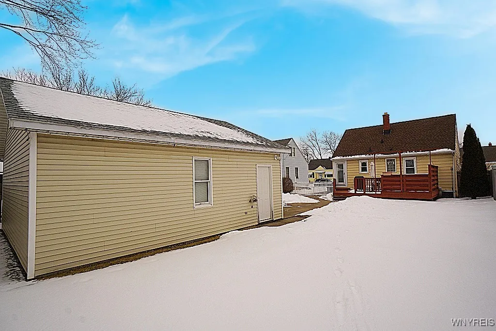 28 Clarence Harder Drive, Tonawanda-city, New York, Tonawanda, New York 14150, 3 Bedrooms Bedrooms, 5 Rooms Rooms,2 BathroomsBathrooms,Residential,Closed,28 Clarence Harder Drive, Tonawanda-city, New York,0,B1588634