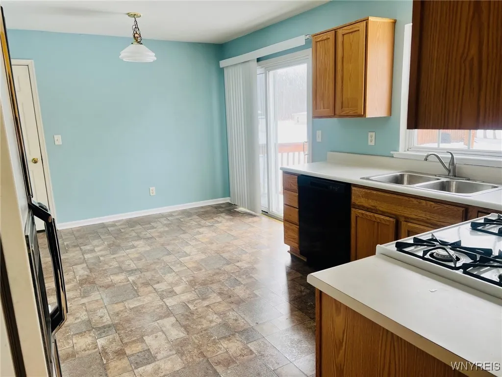 1545 Evergreen Drive, Hamburg, New York 14085, Hamburg, New York 14085, 3 Bedrooms Bedrooms, 6 Rooms Rooms,1 BathroomBathrooms,Residential,Closed,1545 Evergreen Drive, Hamburg, New York 14085,0,B1588661