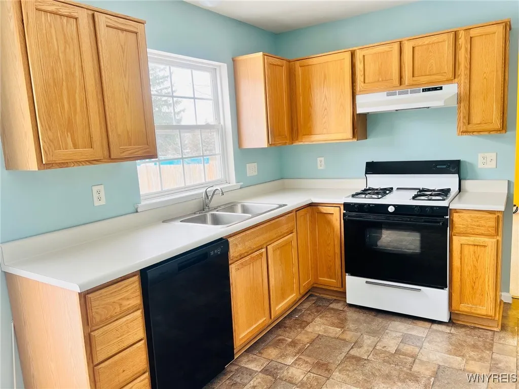 1545 Evergreen Drive, Hamburg, New York 14085, Hamburg, New York 14085, 3 Bedrooms Bedrooms, 6 Rooms Rooms,1 BathroomBathrooms,Residential,Closed,1545 Evergreen Drive, Hamburg, New York 14085,0,B1588661