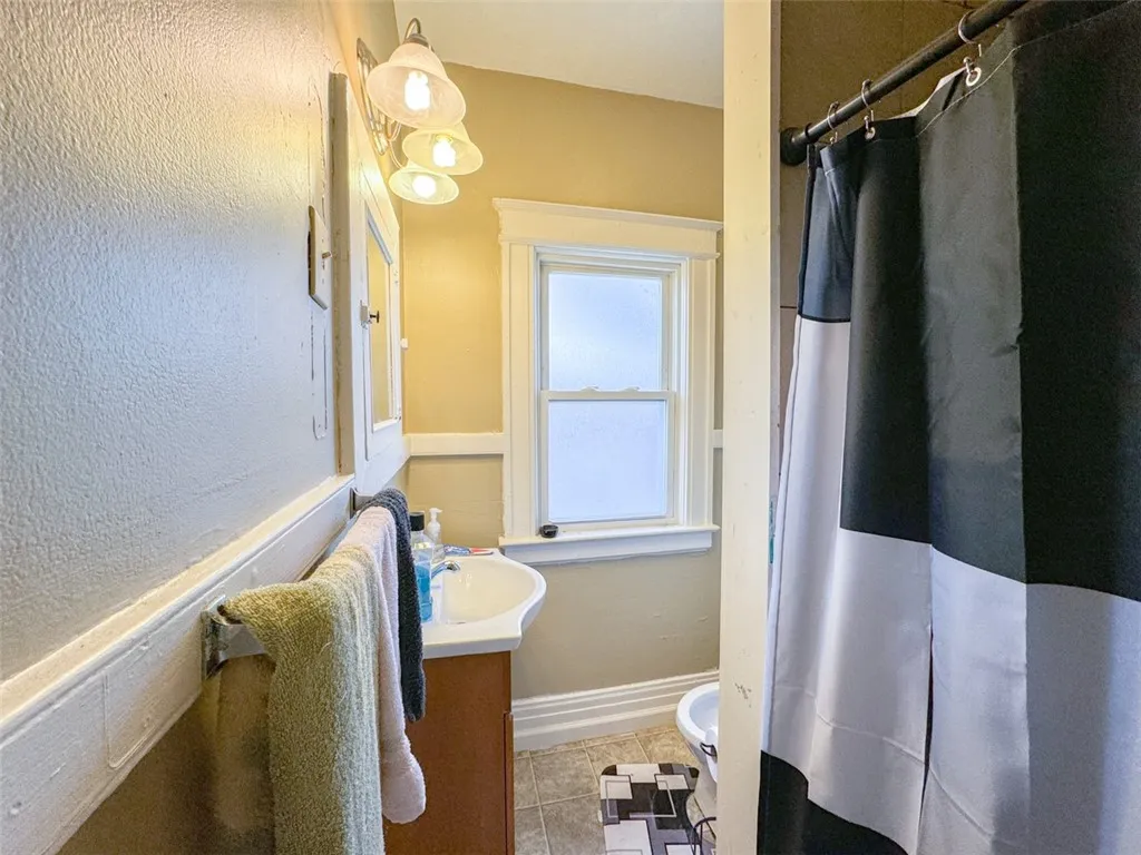 Upstairs Unit
