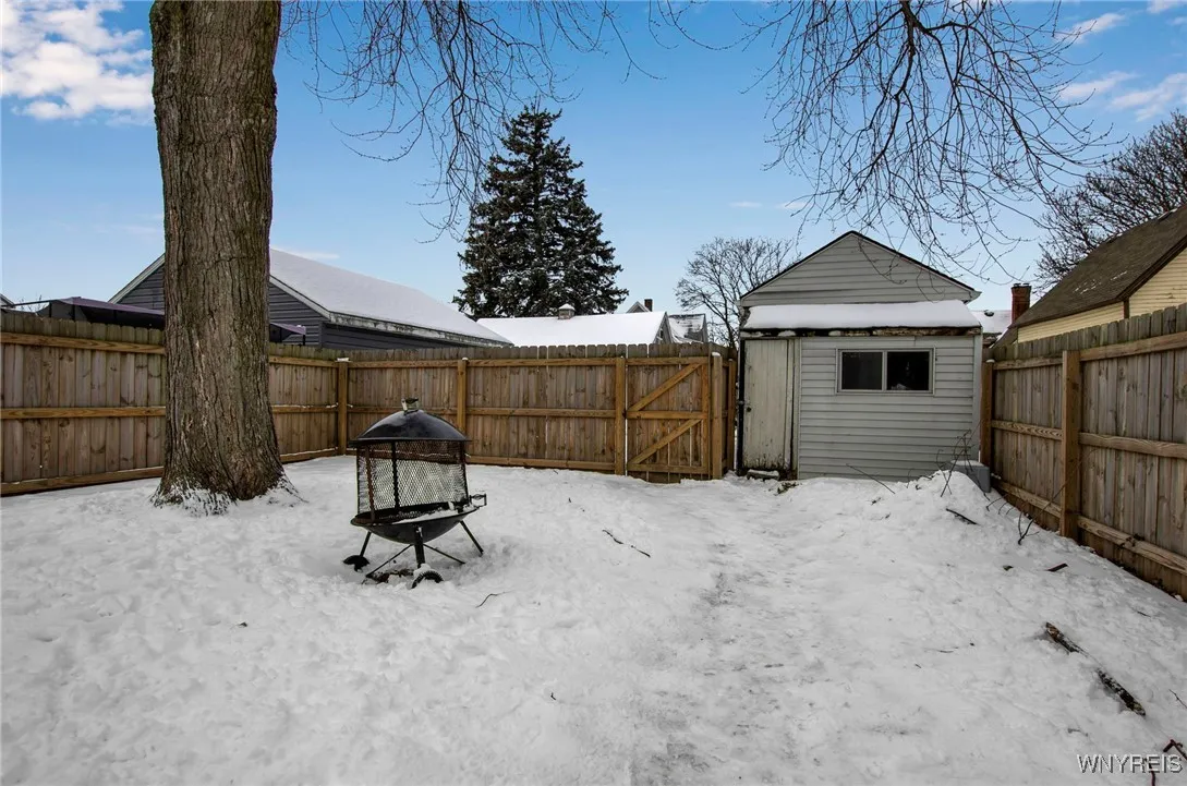 288 Bryant Street, North Tonawanda, New York 14120, North Tonawanda, New York 14120, 3 Bedrooms Bedrooms, 7 Rooms Rooms,2 BathroomsBathrooms,Residential,Closed,288 Bryant Street, North Tonawanda, New York 14120,0,B1588678