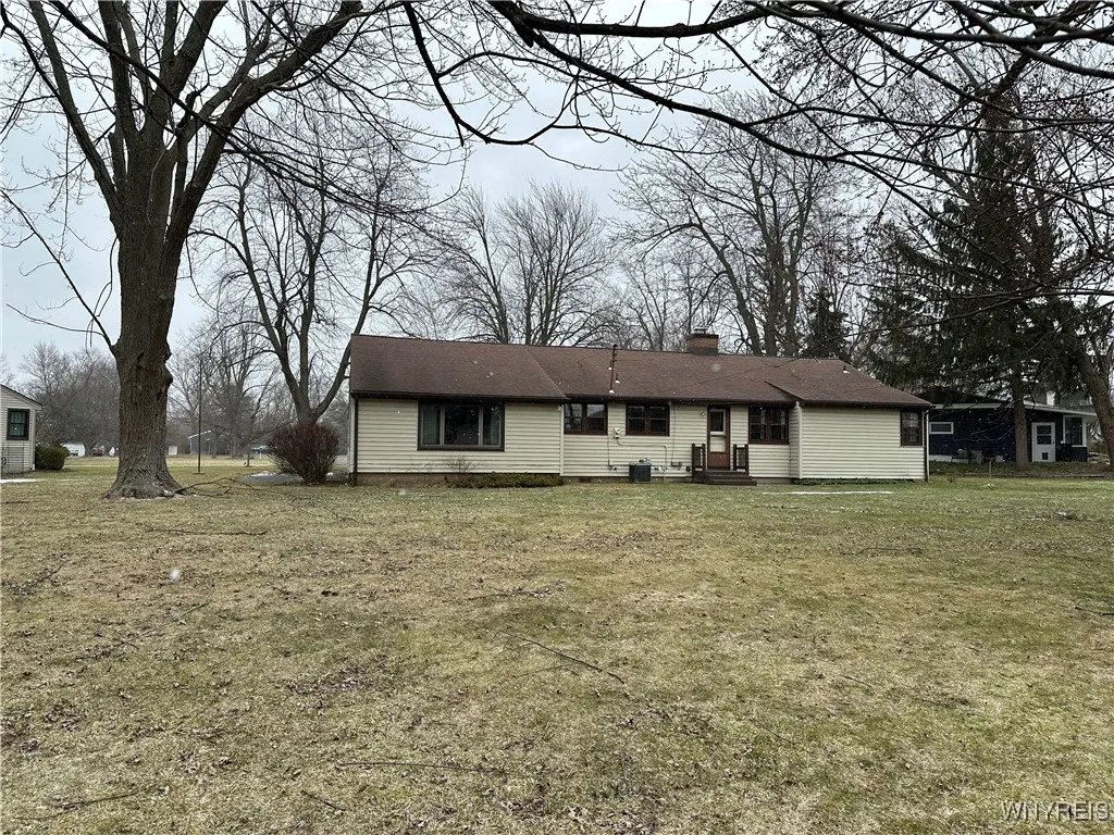4986 Ledge Lane, Clarence, New York 14221, Clarence, New York 14221, 3 Bedrooms Bedrooms, 7 Rooms Rooms,1 BathroomBathrooms,Residential,Closed,4986 Ledge Lane, Clarence, New York 14221,0,B1588575