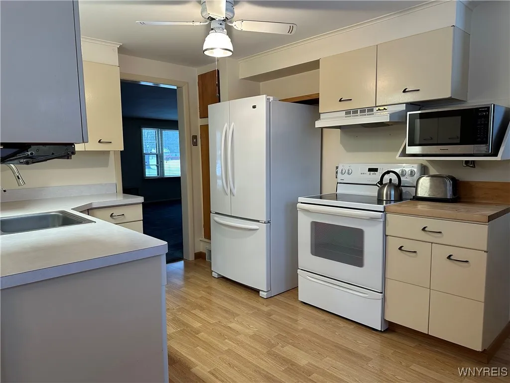 4986 Ledge Lane, Clarence, New York 14221, Clarence, New York 14221, 3 Bedrooms Bedrooms, 7 Rooms Rooms,1 BathroomBathrooms,Residential,Closed,4986 Ledge Lane, Clarence, New York 14221,0,B1588575