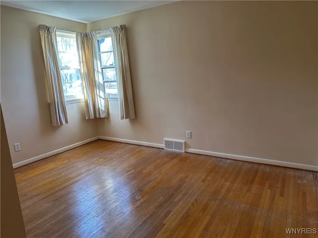 4986 Ledge Lane, Clarence, New York 14221, Clarence, New York 14221, 3 Bedrooms Bedrooms, 7 Rooms Rooms,1 BathroomBathrooms,Residential,Closed,4986 Ledge Lane, Clarence, New York 14221,0,B1588575
