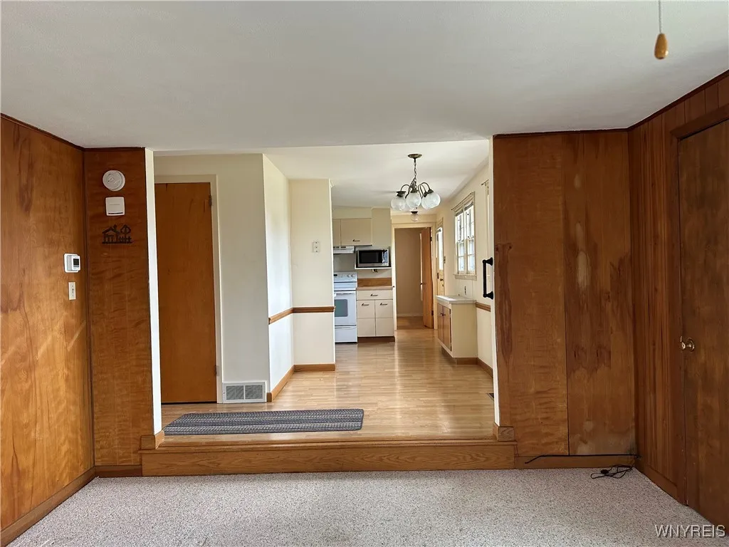 4986 Ledge Lane, Clarence, New York 14221, Clarence, New York 14221, 3 Bedrooms Bedrooms, 7 Rooms Rooms,1 BathroomBathrooms,Residential,Closed,4986 Ledge Lane, Clarence, New York 14221,0,B1588575