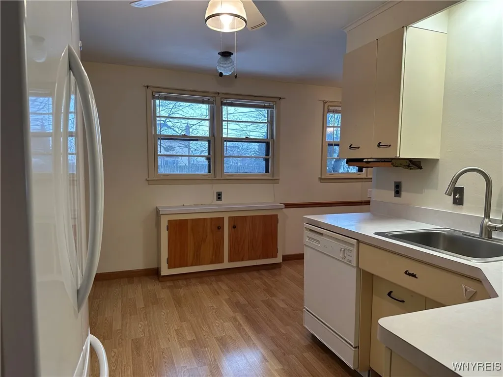 4986 Ledge Lane, Clarence, New York 14221, Clarence, New York 14221, 3 Bedrooms Bedrooms, 7 Rooms Rooms,1 BathroomBathrooms,Residential,Closed,4986 Ledge Lane, Clarence, New York 14221,0,B1588575