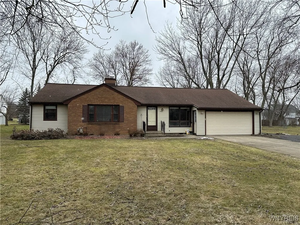 4986 Ledge Lane, Clarence, New York 14221, Clarence, New York 14221, 3 Bedrooms Bedrooms, 7 Rooms Rooms,1 BathroomBathrooms,Residential,Closed,4986 Ledge Lane, Clarence, New York 14221,0,B1588575