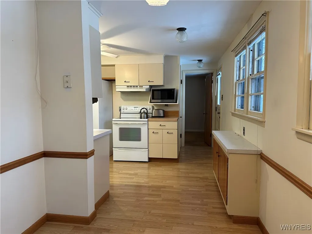 4986 Ledge Lane, Clarence, New York 14221, Clarence, New York 14221, 3 Bedrooms Bedrooms, 7 Rooms Rooms,1 BathroomBathrooms,Residential,Closed,4986 Ledge Lane, Clarence, New York 14221,0,B1588575