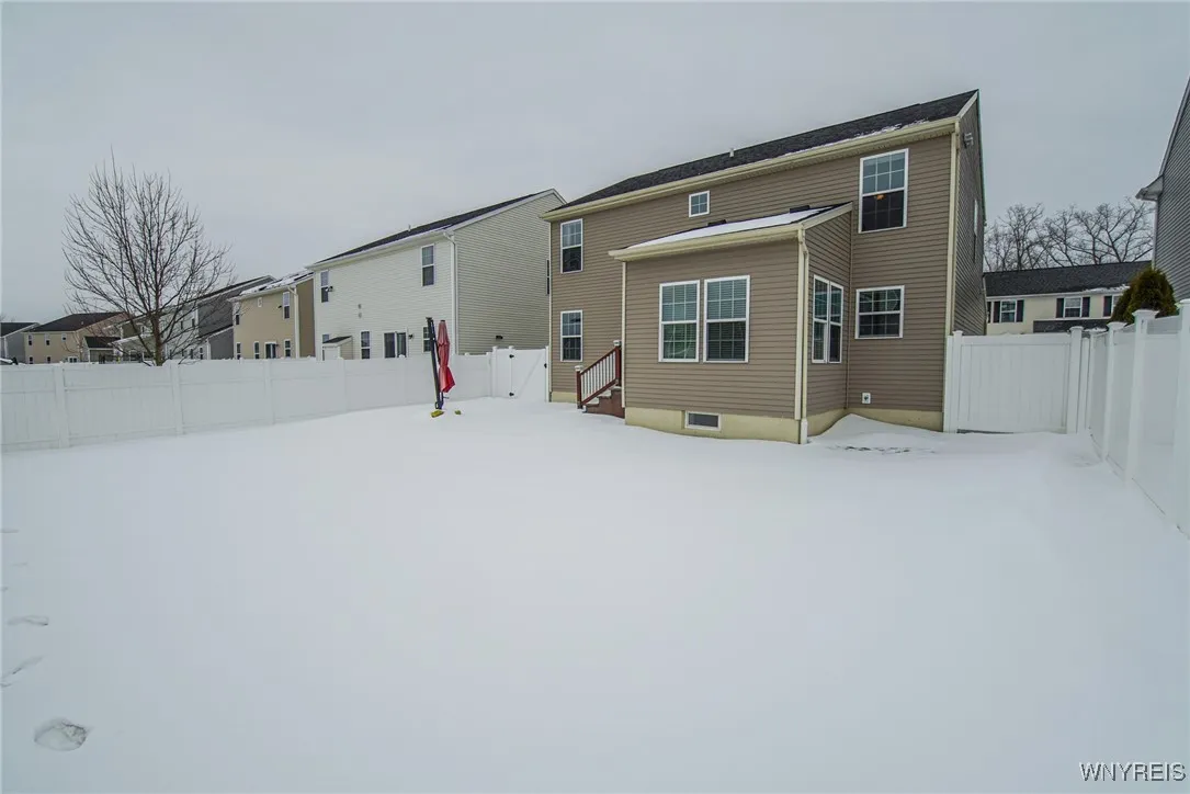 24 Scooter Lane, Hamburg, New York 14075, Hamburg, New York 14075, 3 Bedrooms Bedrooms, 8 Rooms Rooms,2 BathroomsBathrooms,Residential,Closed,24 Scooter Lane, Hamburg, New York 14075,0,B1587933