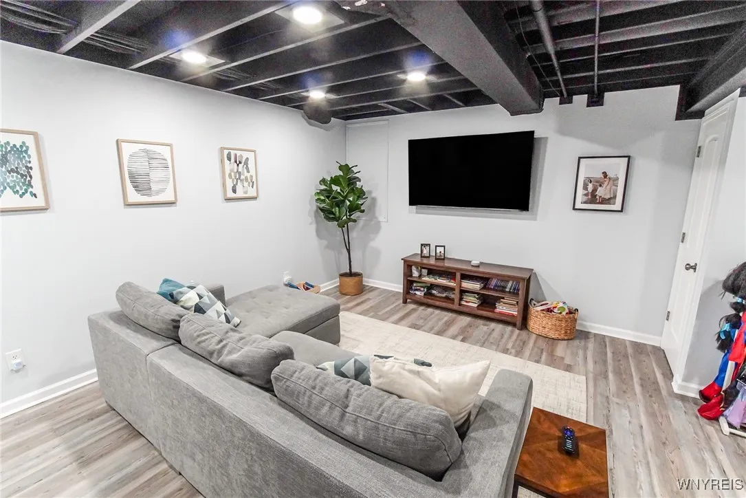 24 Scooter Lane, Hamburg, New York 14075, Hamburg, New York 14075, 3 Bedrooms Bedrooms, 8 Rooms Rooms,2 BathroomsBathrooms,Residential,Closed,24 Scooter Lane, Hamburg, New York 14075,0,B1587933