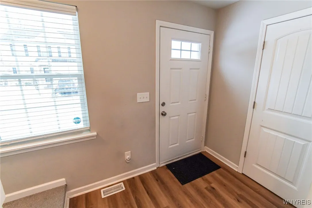 24 Scooter Lane, Hamburg, New York 14075, Hamburg, New York 14075, 3 Bedrooms Bedrooms, 8 Rooms Rooms,2 BathroomsBathrooms,Residential,Closed,24 Scooter Lane, Hamburg, New York 14075,0,B1587933