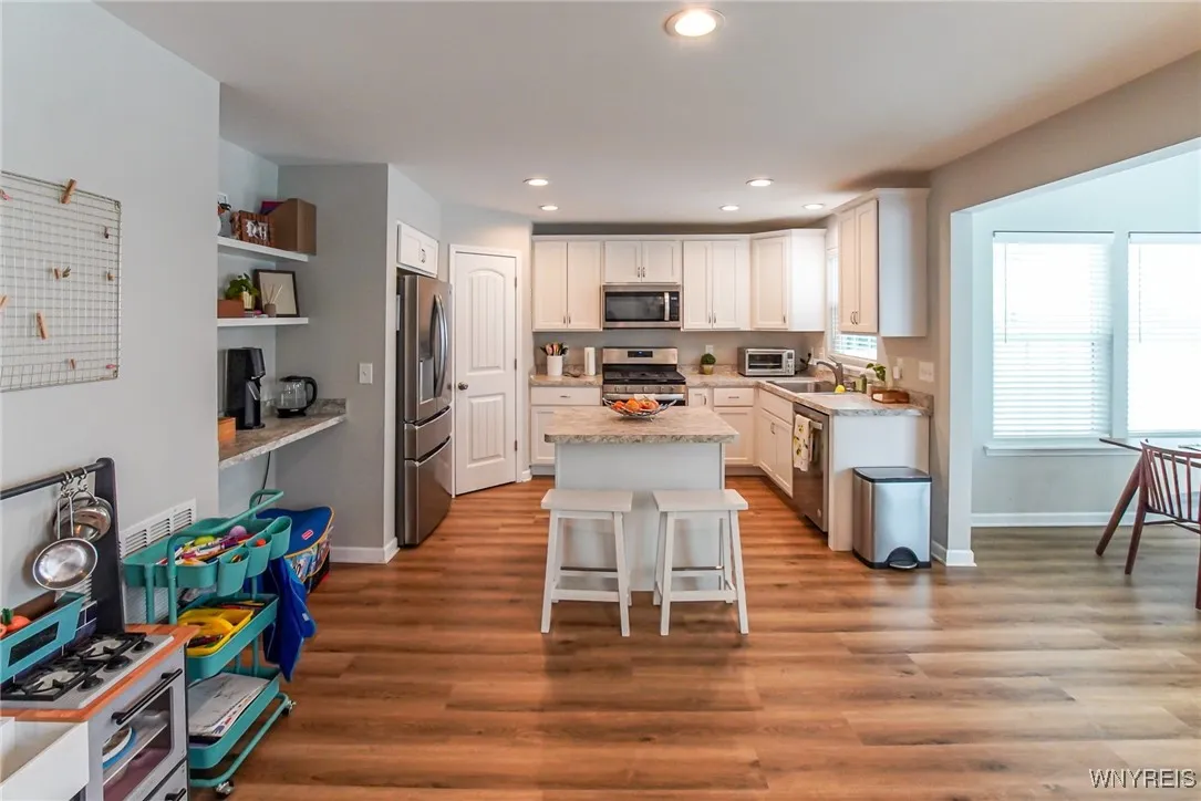 24 Scooter Lane, Hamburg, New York 14075, Hamburg, New York 14075, 3 Bedrooms Bedrooms, 8 Rooms Rooms,2 BathroomsBathrooms,Residential,Closed,24 Scooter Lane, Hamburg, New York 14075,0,B1587933