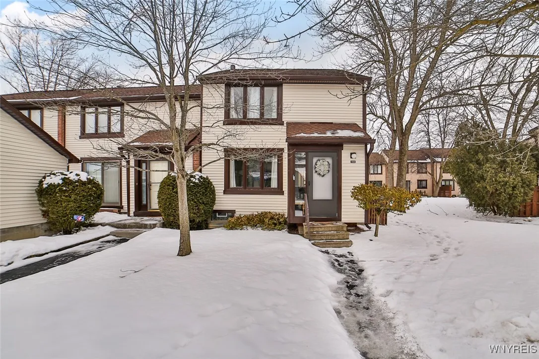 708 Charlesgate Circle, Amherst, New York 14051, Amherst, New York 14051, 2 Bedrooms Bedrooms, 5 Rooms Rooms,1 BathroomBathrooms,Residential,Closed,708 Charlesgate Circle, Amherst, New York 14051,0,B1587962
