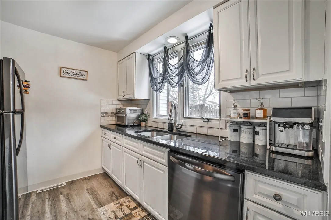 708 Charlesgate Circle, Amherst, New York 14051, Amherst, New York 14051, 2 Bedrooms Bedrooms, 5 Rooms Rooms,1 BathroomBathrooms,Residential,Closed,708 Charlesgate Circle, Amherst, New York 14051,0,B1587962