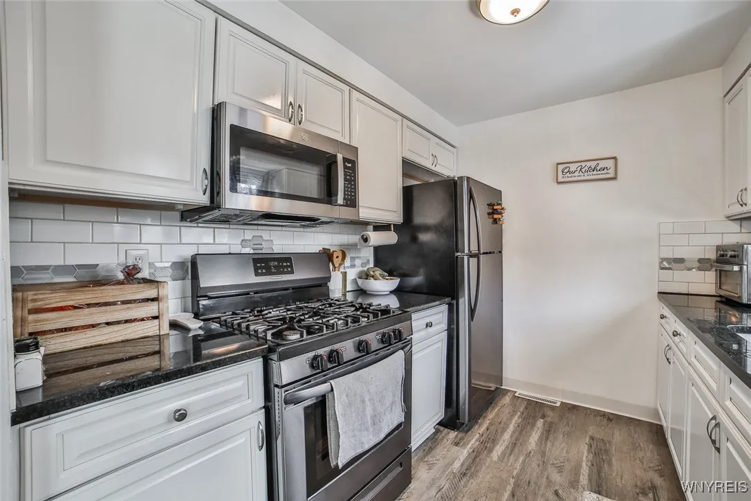 708 Charlesgate Circle, Amherst, New York 14051, Amherst, New York 14051, 2 Bedrooms Bedrooms, 5 Rooms Rooms,1 BathroomBathrooms,Residential,Closed,708 Charlesgate Circle, Amherst, New York 14051,0,B1587962