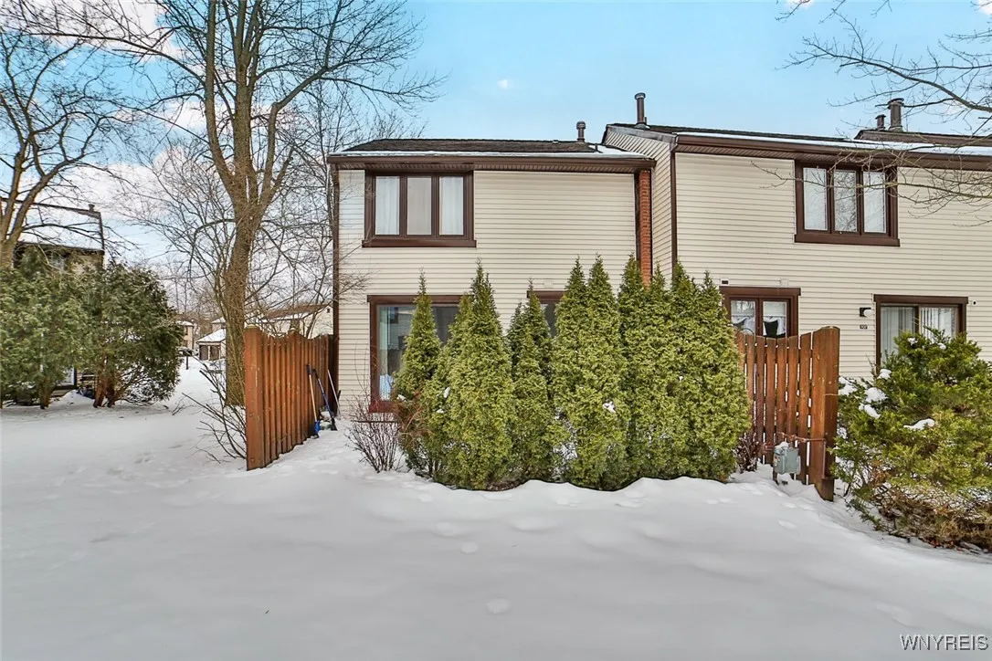 708 Charlesgate Circle, Amherst, New York 14051, Amherst, New York 14051, 2 Bedrooms Bedrooms, 5 Rooms Rooms,1 BathroomBathrooms,Residential,Closed,708 Charlesgate Circle, Amherst, New York 14051,0,B1587962