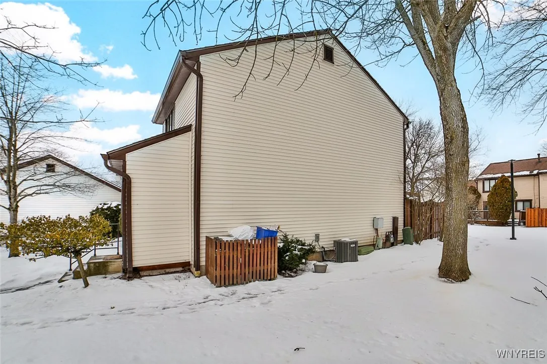 708 Charlesgate Circle, Amherst, New York 14051, Amherst, New York 14051, 2 Bedrooms Bedrooms, 5 Rooms Rooms,1 BathroomBathrooms,Residential,Closed,708 Charlesgate Circle, Amherst, New York 14051,0,B1587962