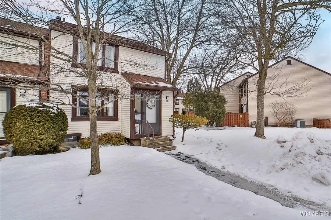 708 Charlesgate Circle, Amherst, New York 14051, Amherst, New York 14051, 2 Bedrooms Bedrooms, 5 Rooms Rooms,1 BathroomBathrooms,Residential,Closed,708 Charlesgate Circle, Amherst, New York 14051,0,B1587962