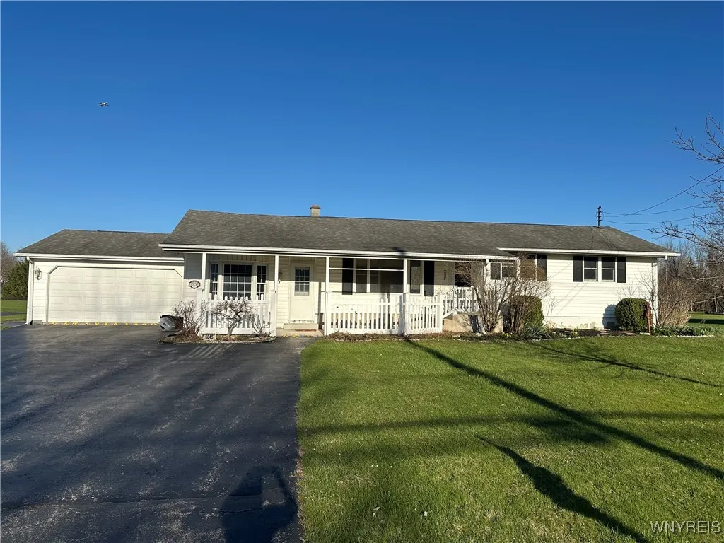 6045 Thompson Road, Clarence, New York 14032, Clarence, New York 14032, 4 Bedrooms Bedrooms, 8 Rooms Rooms,3 BathroomsBathrooms,Residential,Closed,6045 Thompson Road, Clarence, New York 14032,0,B1588823